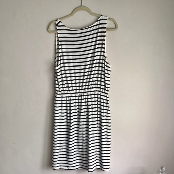 H&M / Back and White Stripe Jersey Style Dress - Picture 6 of 9